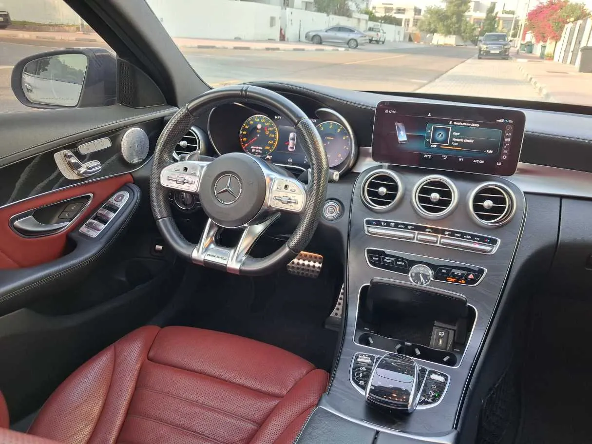 Car image 15