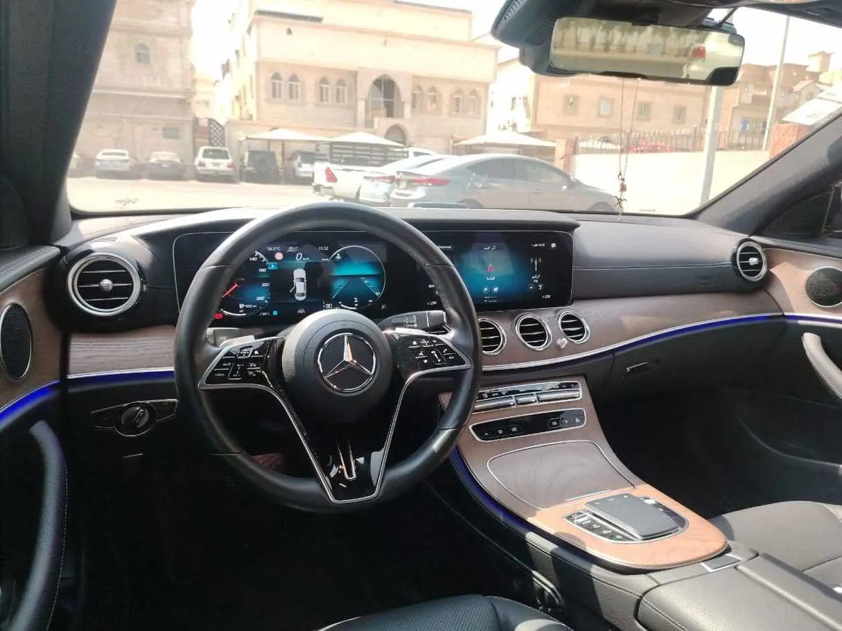 Car image 29