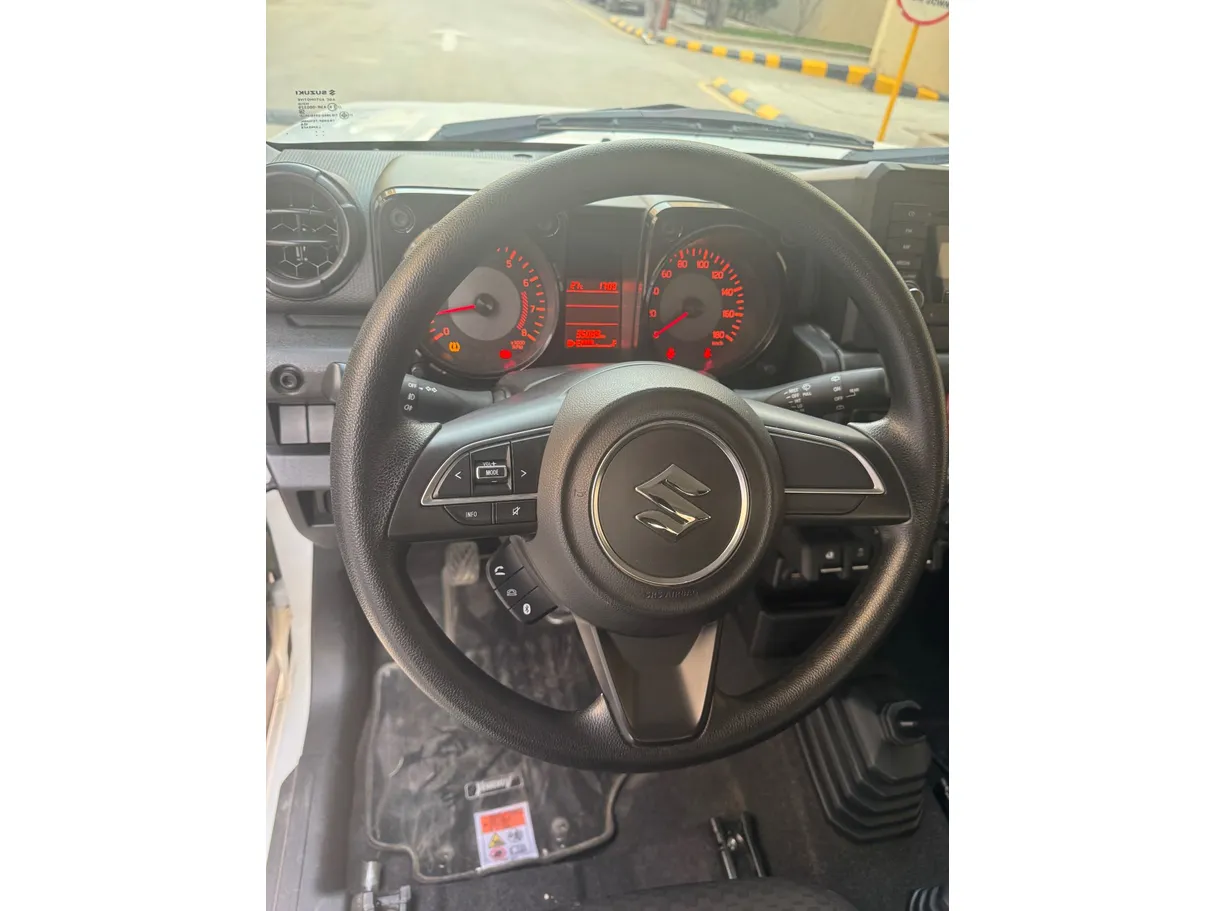 Car image 16