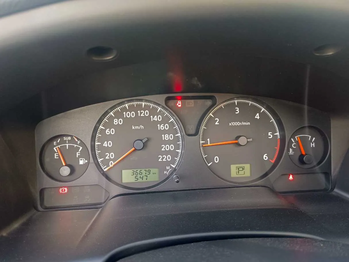Car image 24