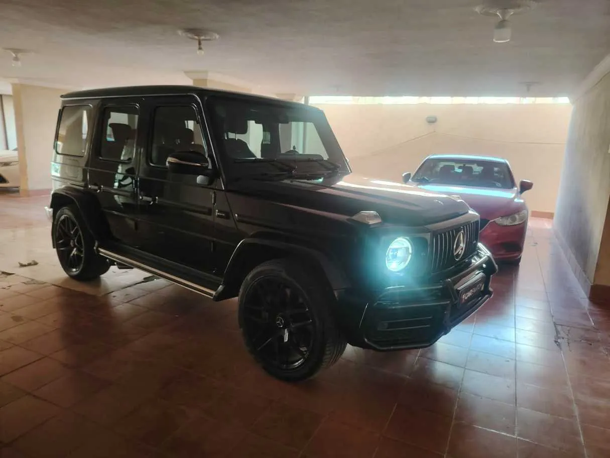 Car image 3