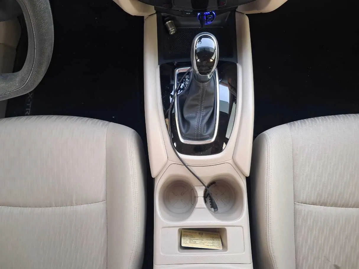 Car image 14