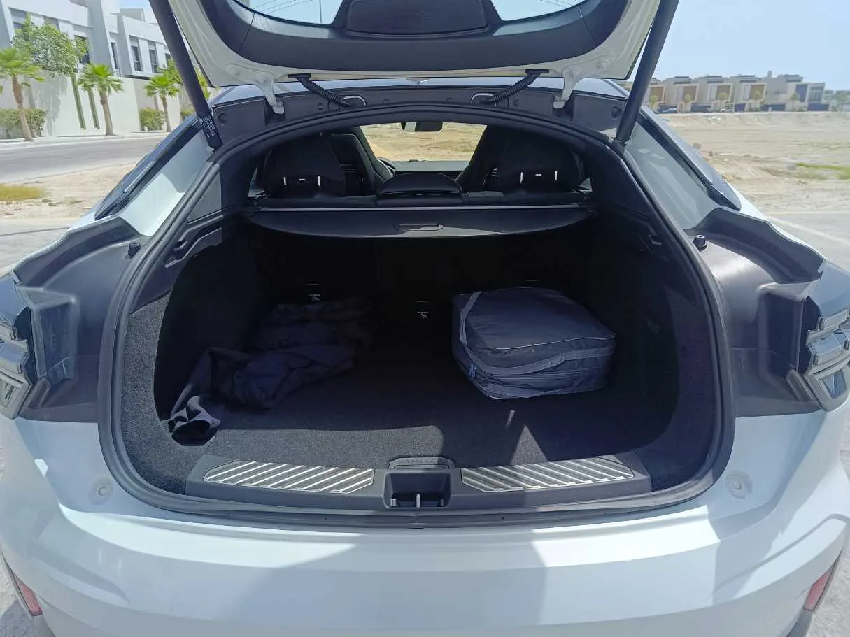 Car image 30