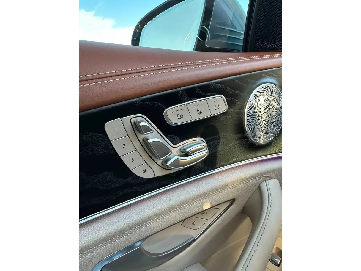 Car image 35