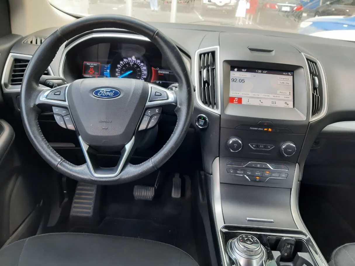 Car image 13