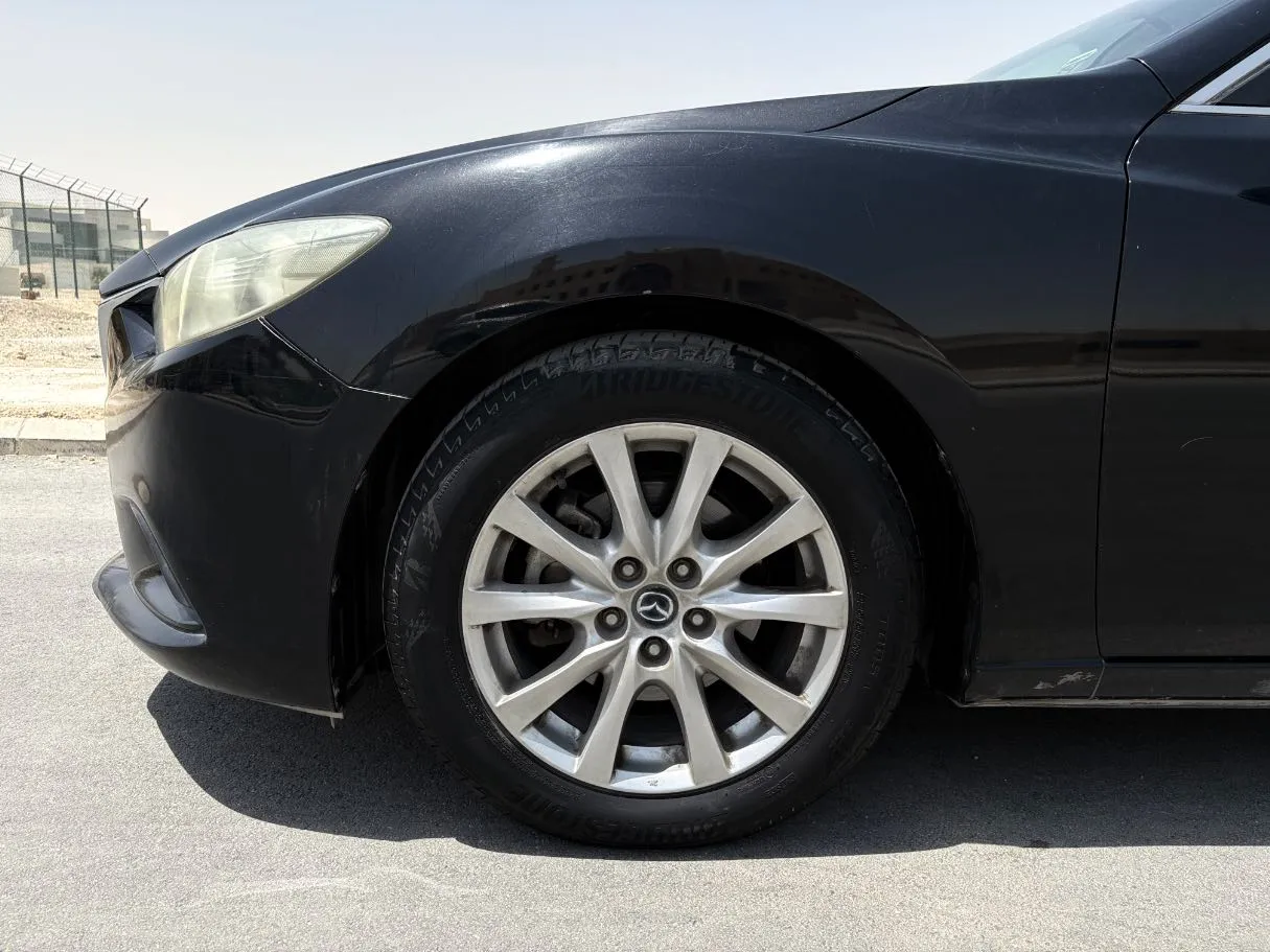 Car image 9