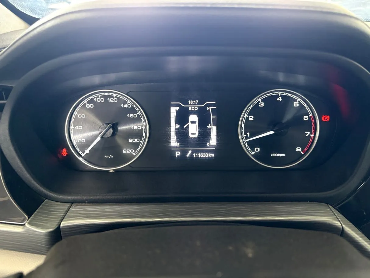 Car image 11