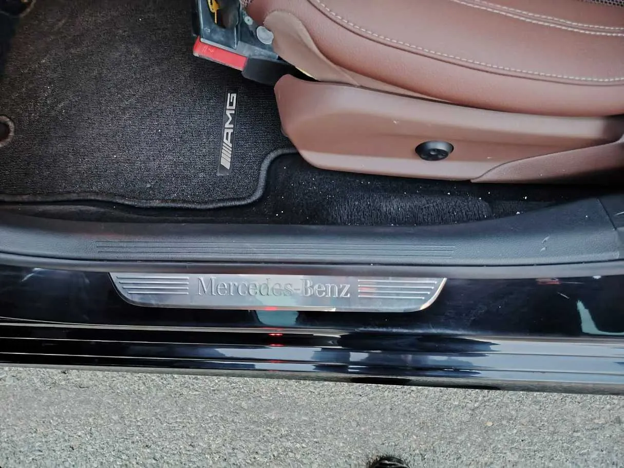 Car image 40