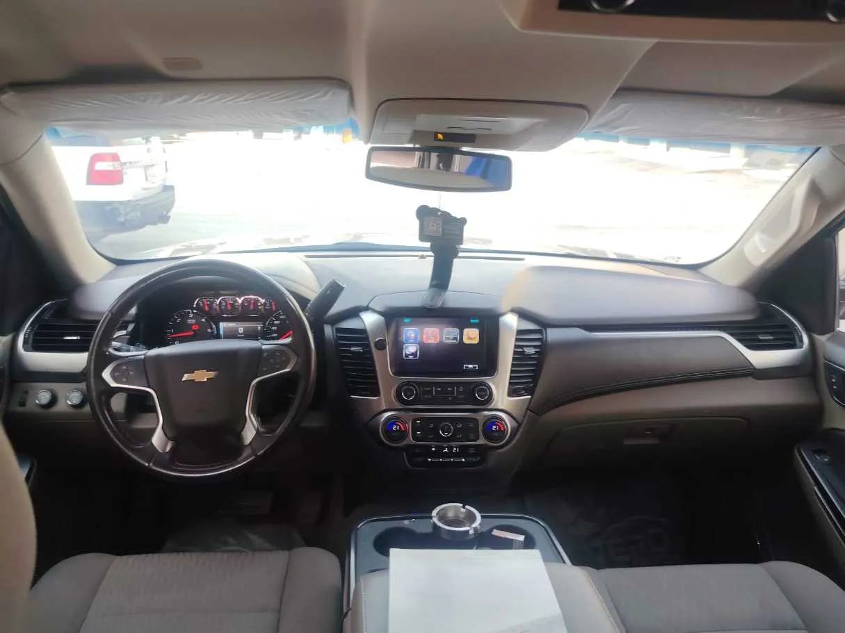 Car image 18