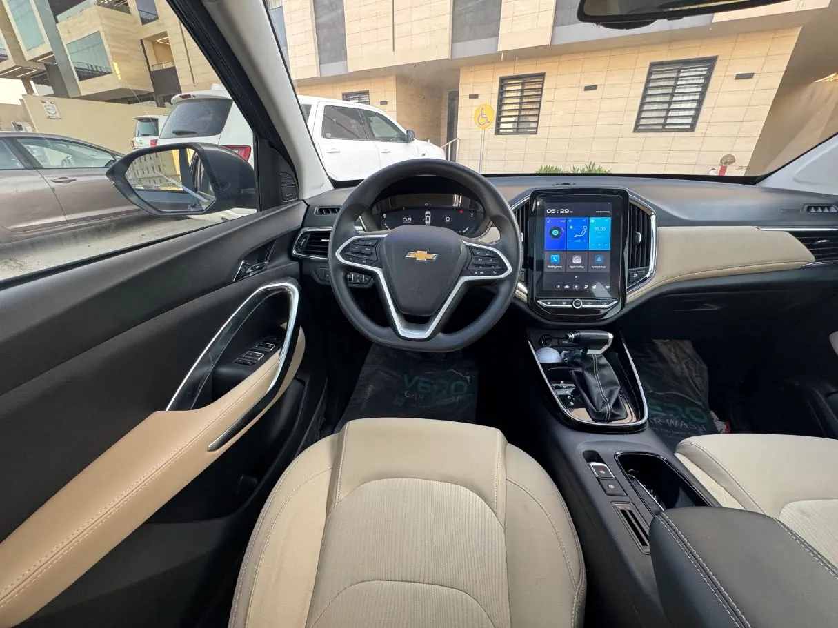 Car image 16
