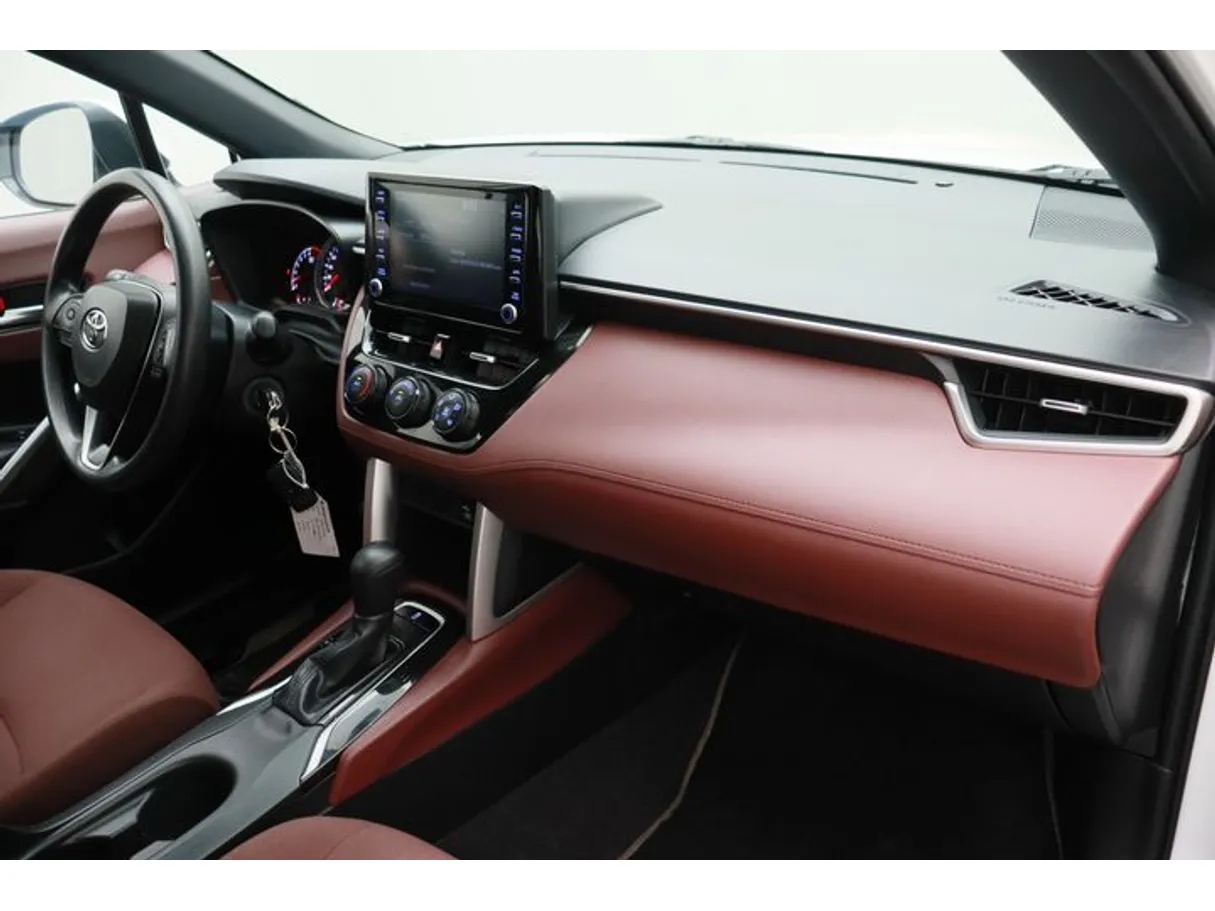 Car image 10