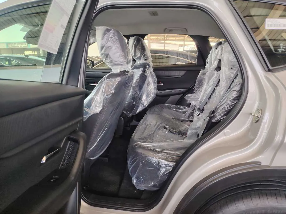 Car image 18