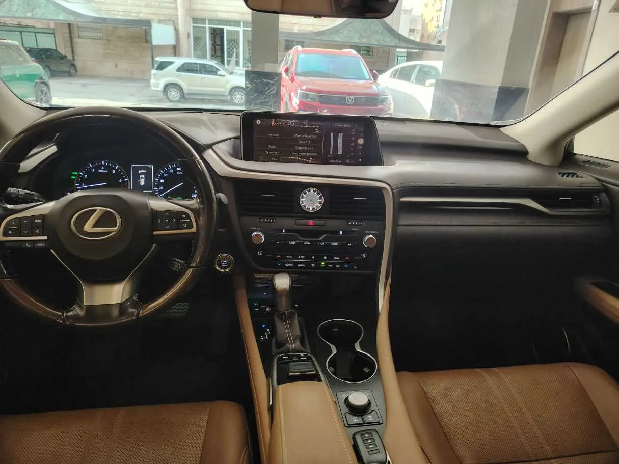 Car image 23