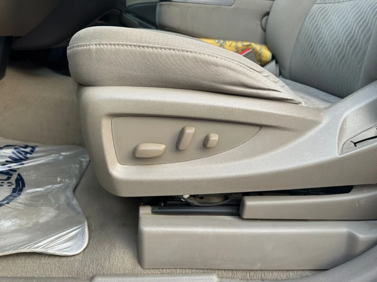 Car image 26