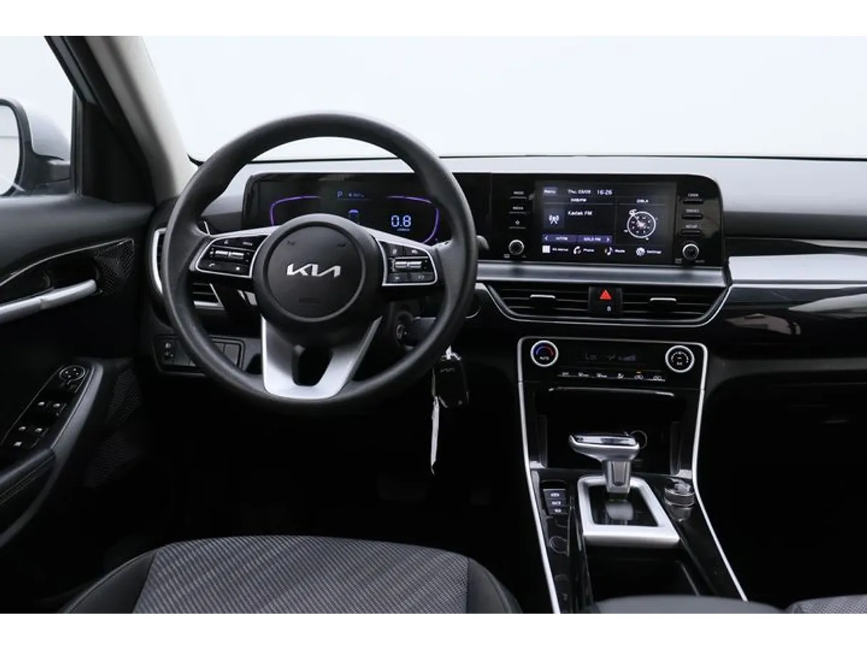 Car image 15
