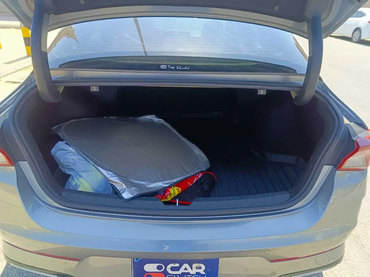 Car image 25