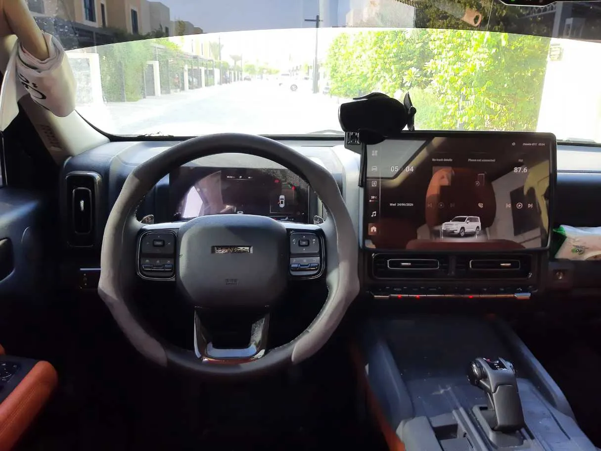 Car image 15