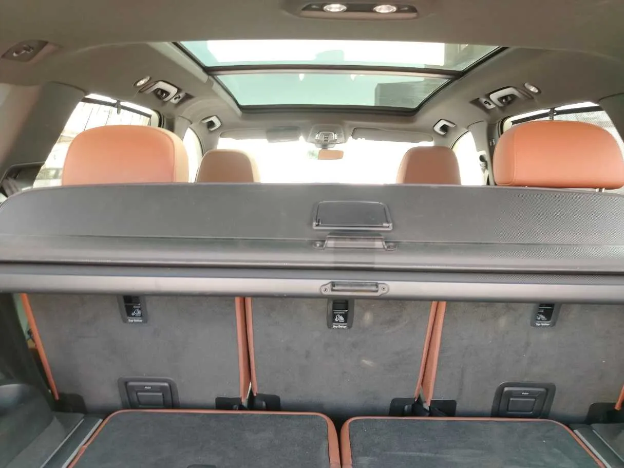Car image 30