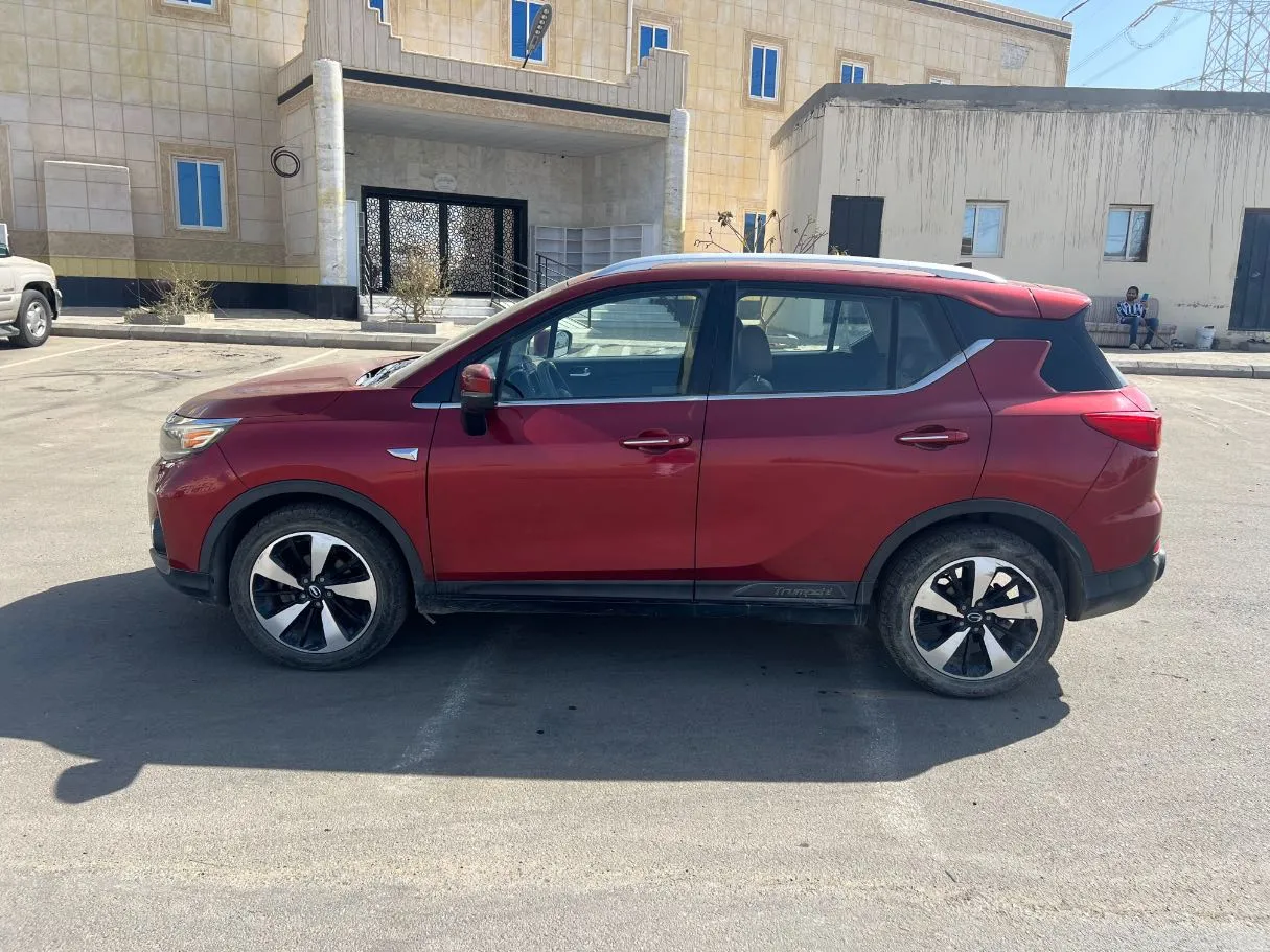 Car image 8