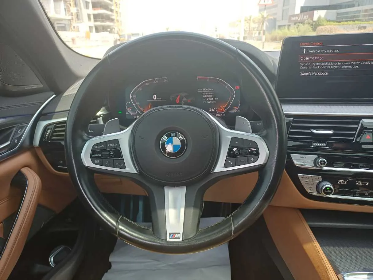 Car image 17