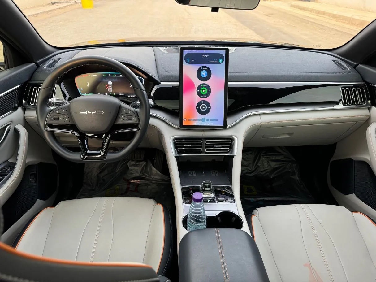 Car image 21