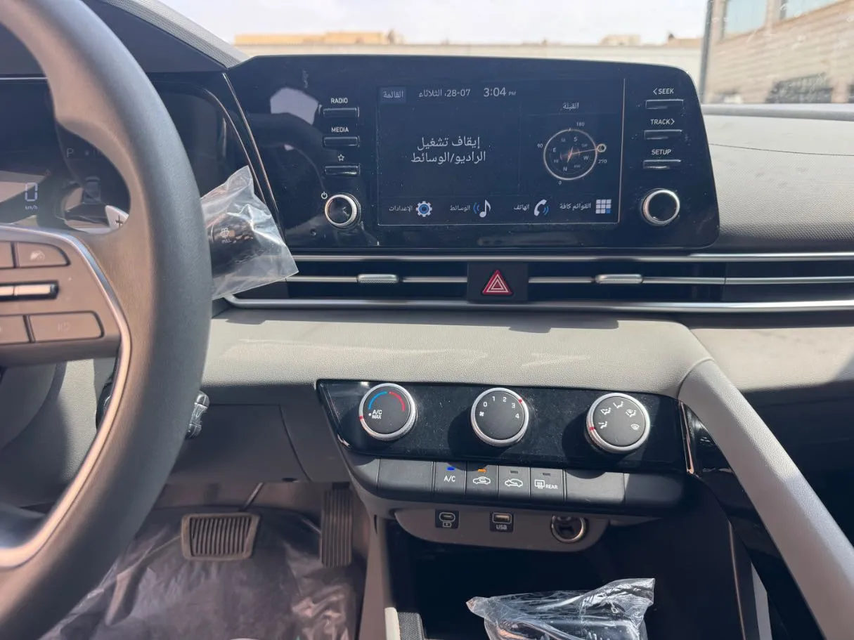 Car image 16