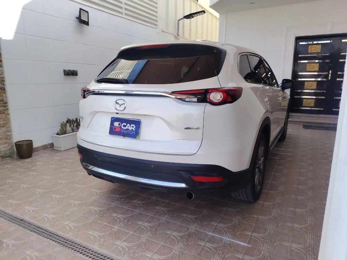 Car image 5