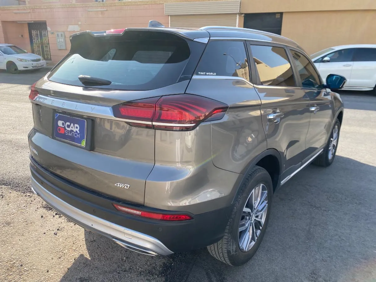 Car image 5