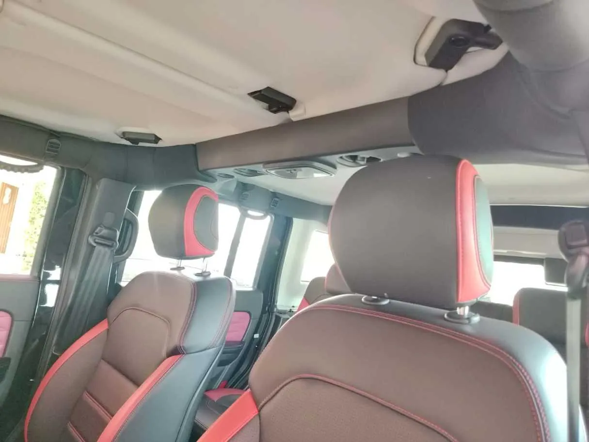 Car image 16