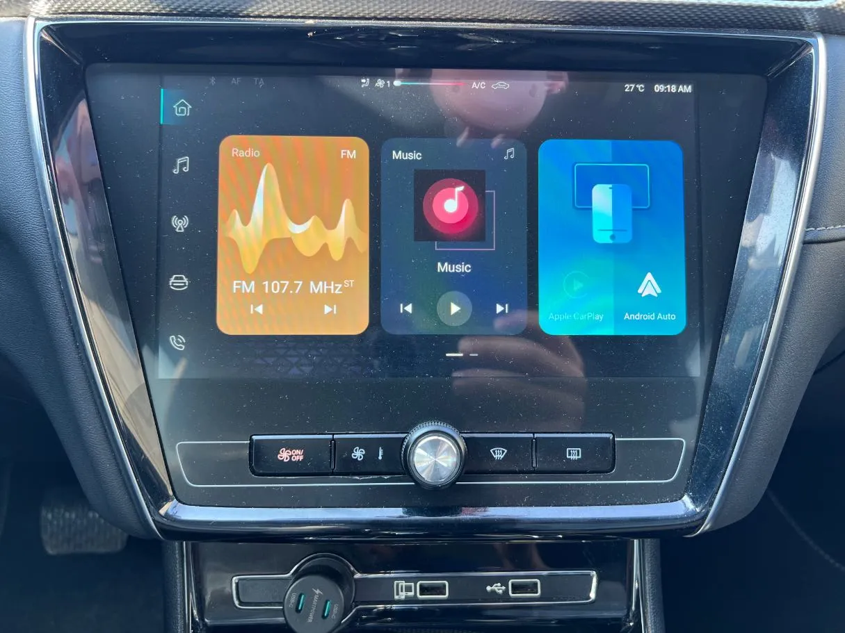 Car image 18