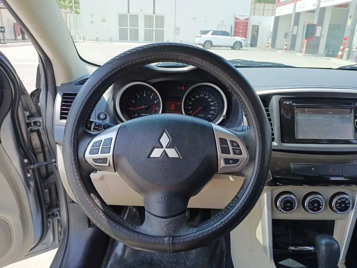Car image 14