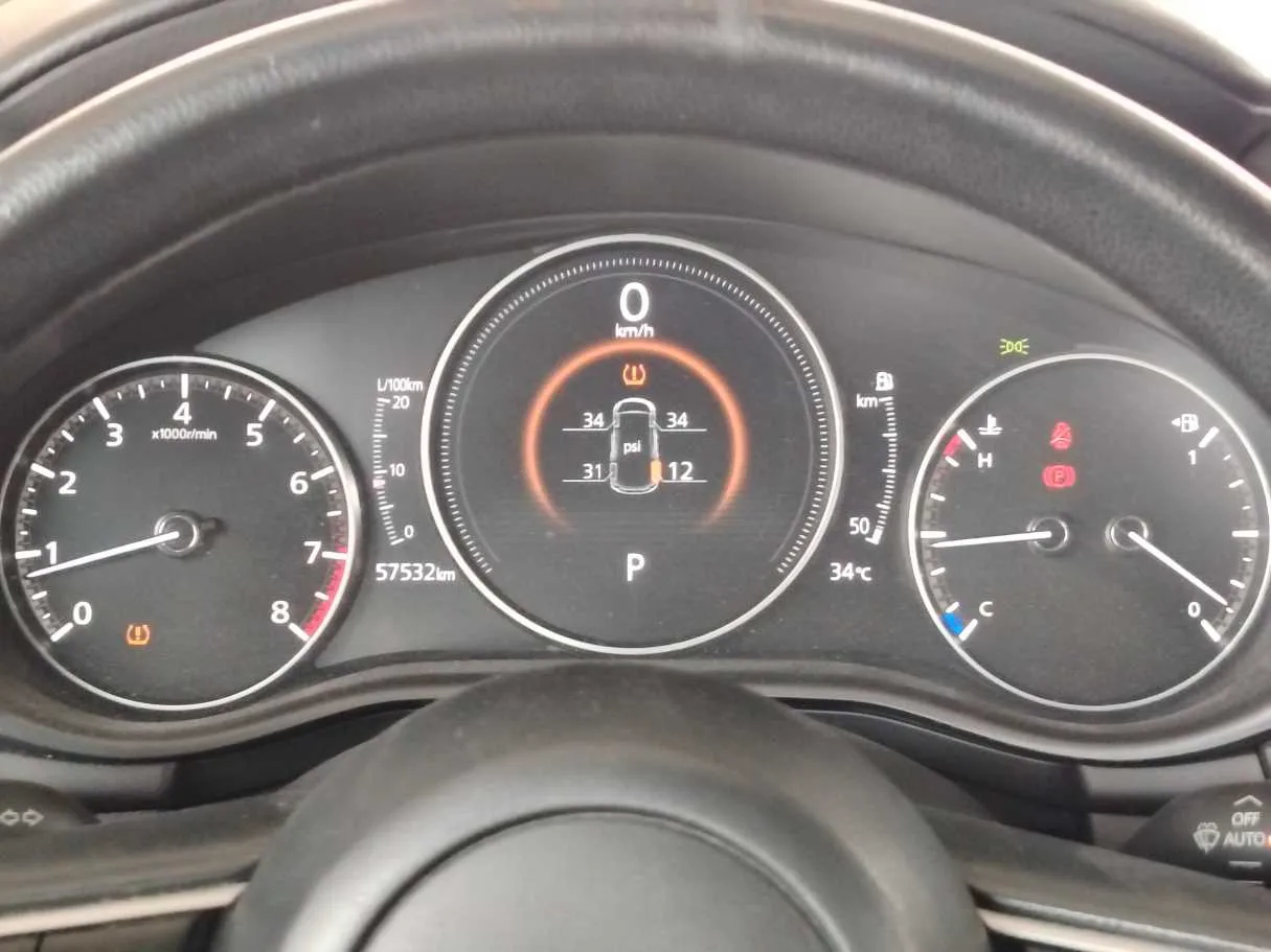 Car image 27