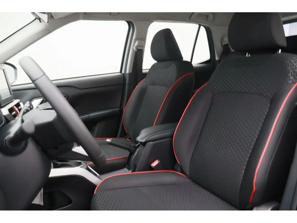 Car image 8