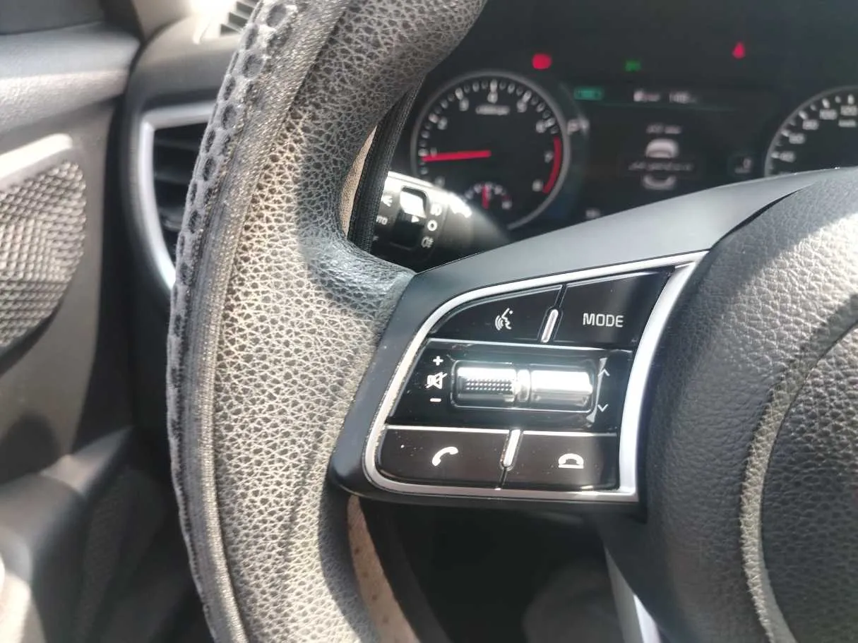 Car image 33