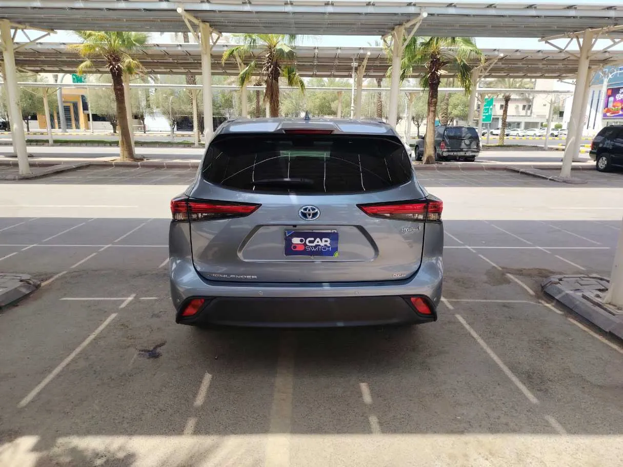Car image 6
