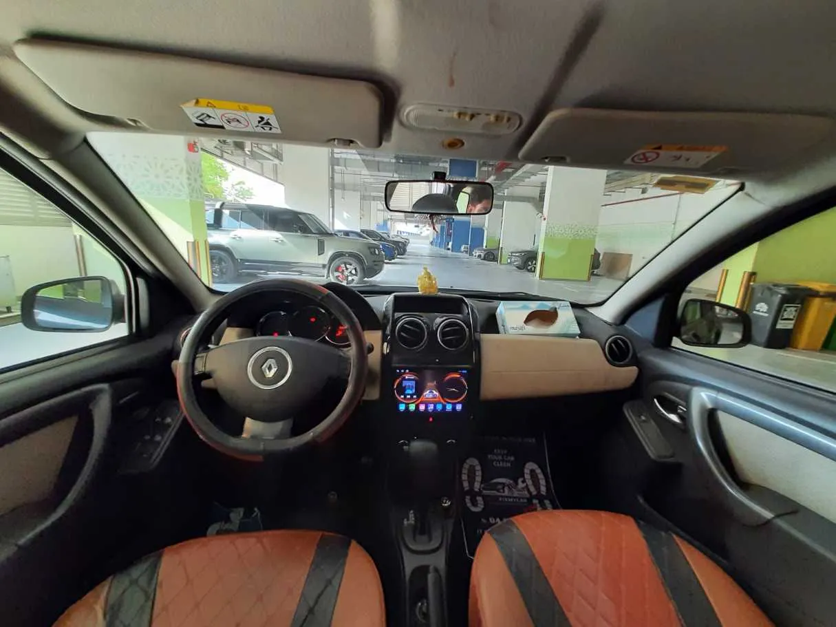 Car image 14
