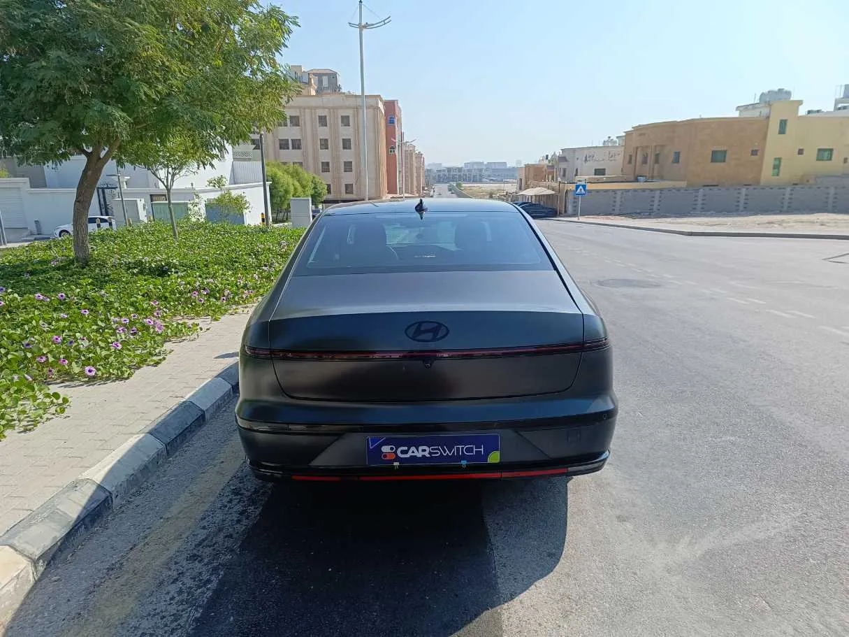 Car image 6