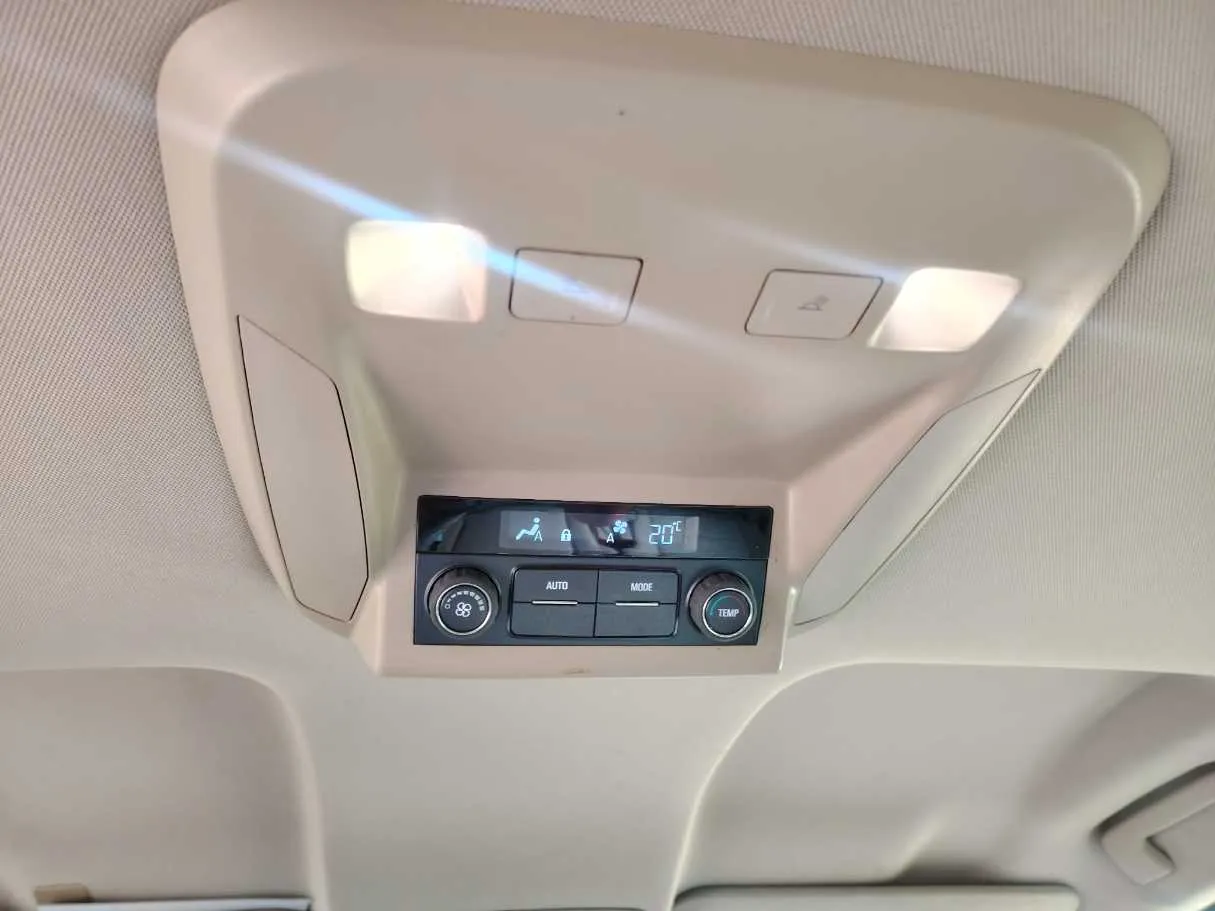 Car image 32