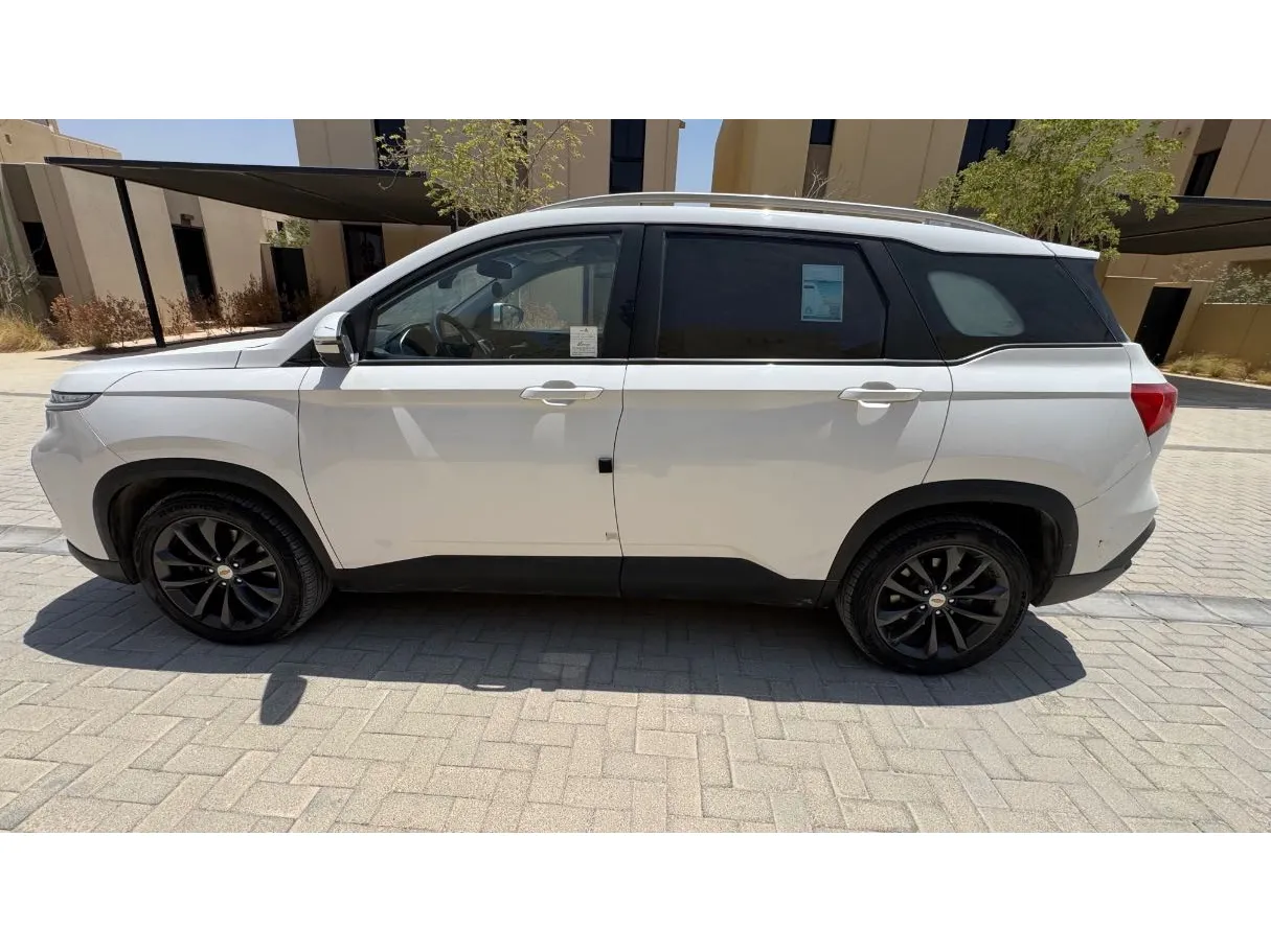 Car image 8