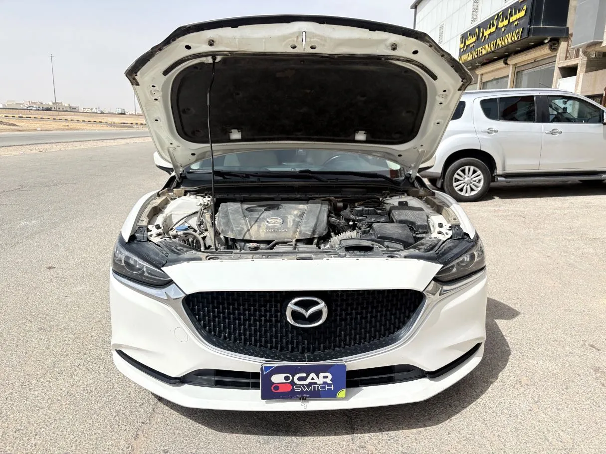 Car image 26