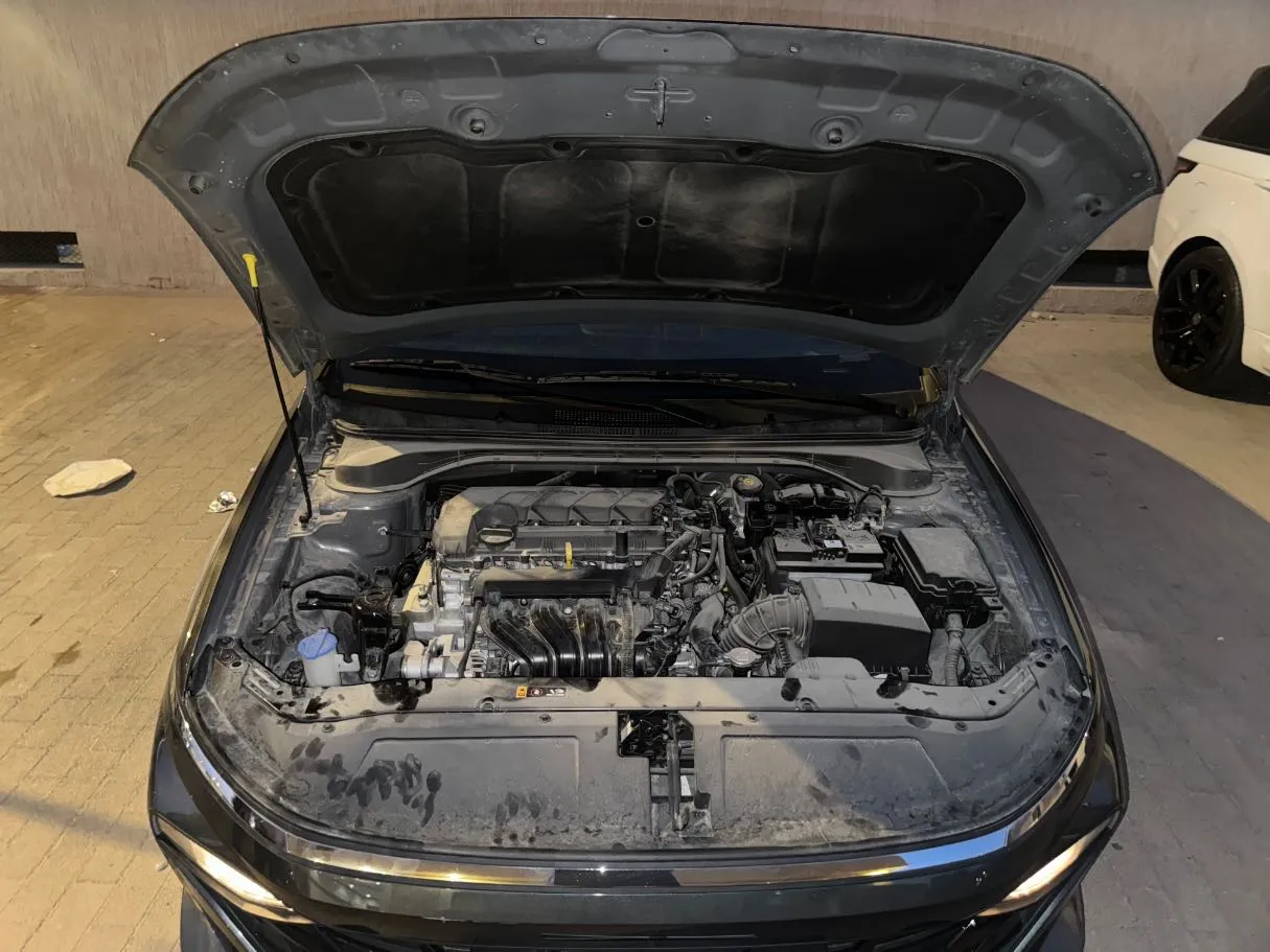 Car image 23