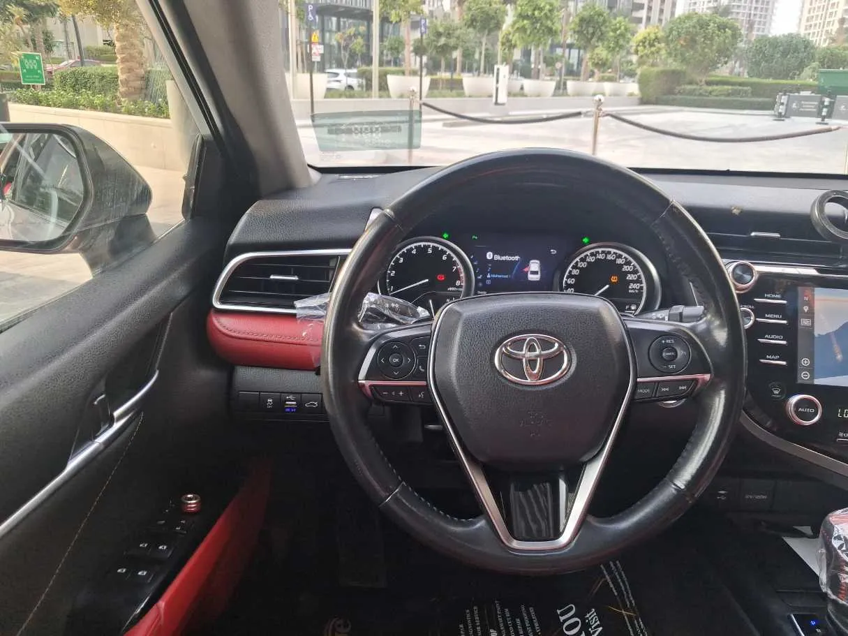 Car image 19