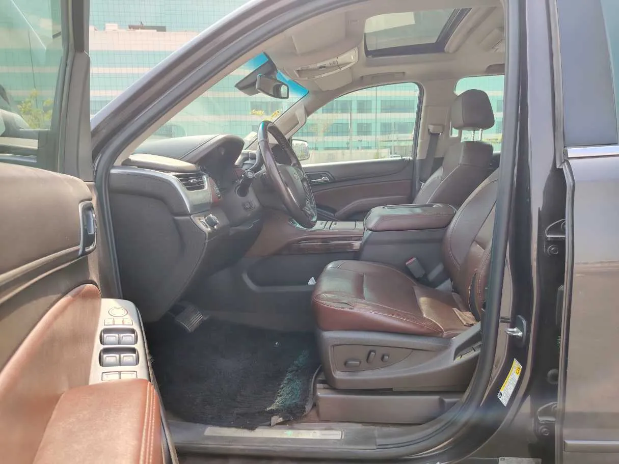 Car image 11