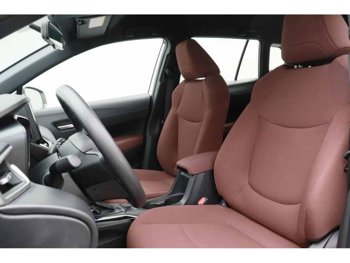 Car image 8