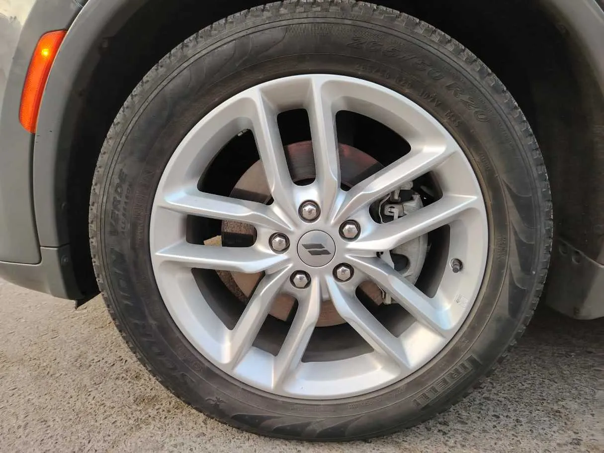 Car image 10