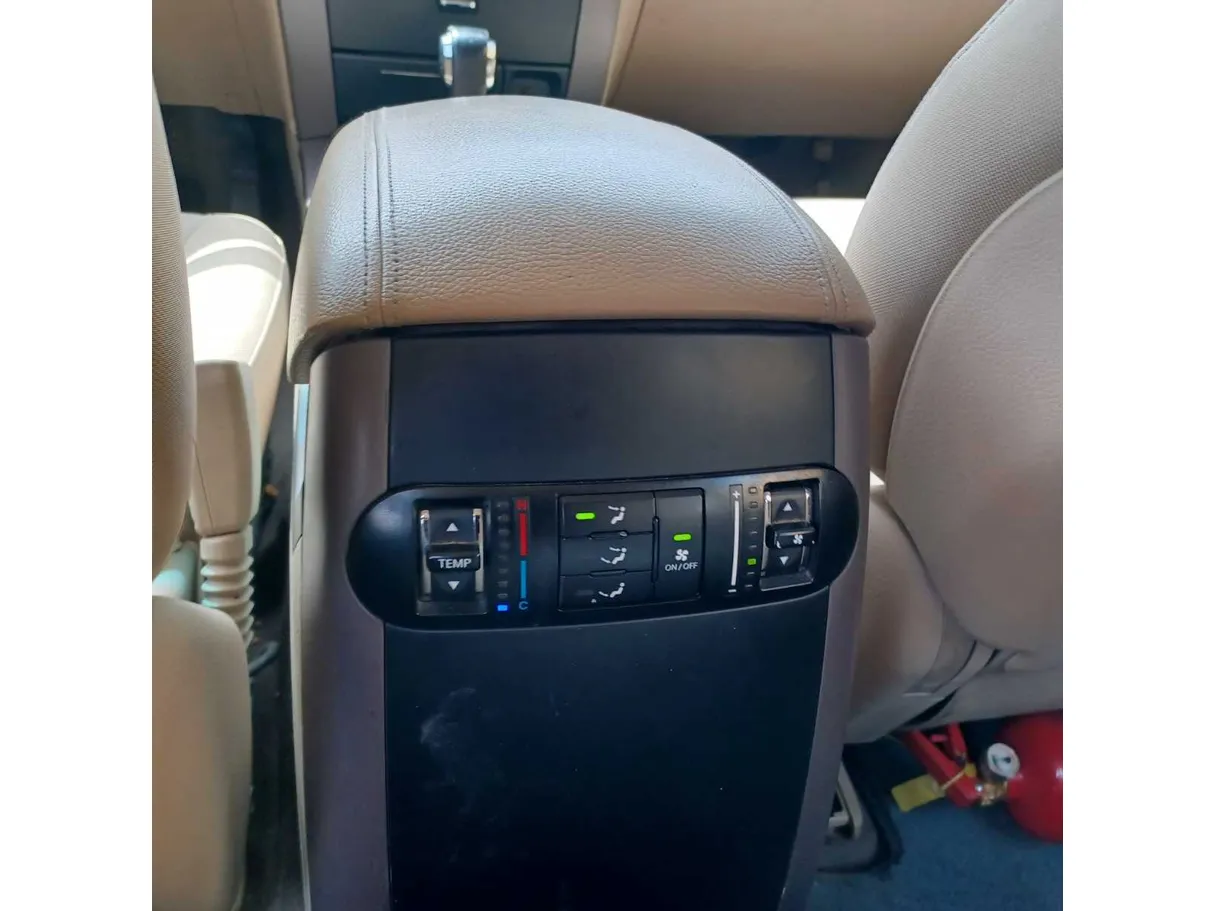 Car image 28