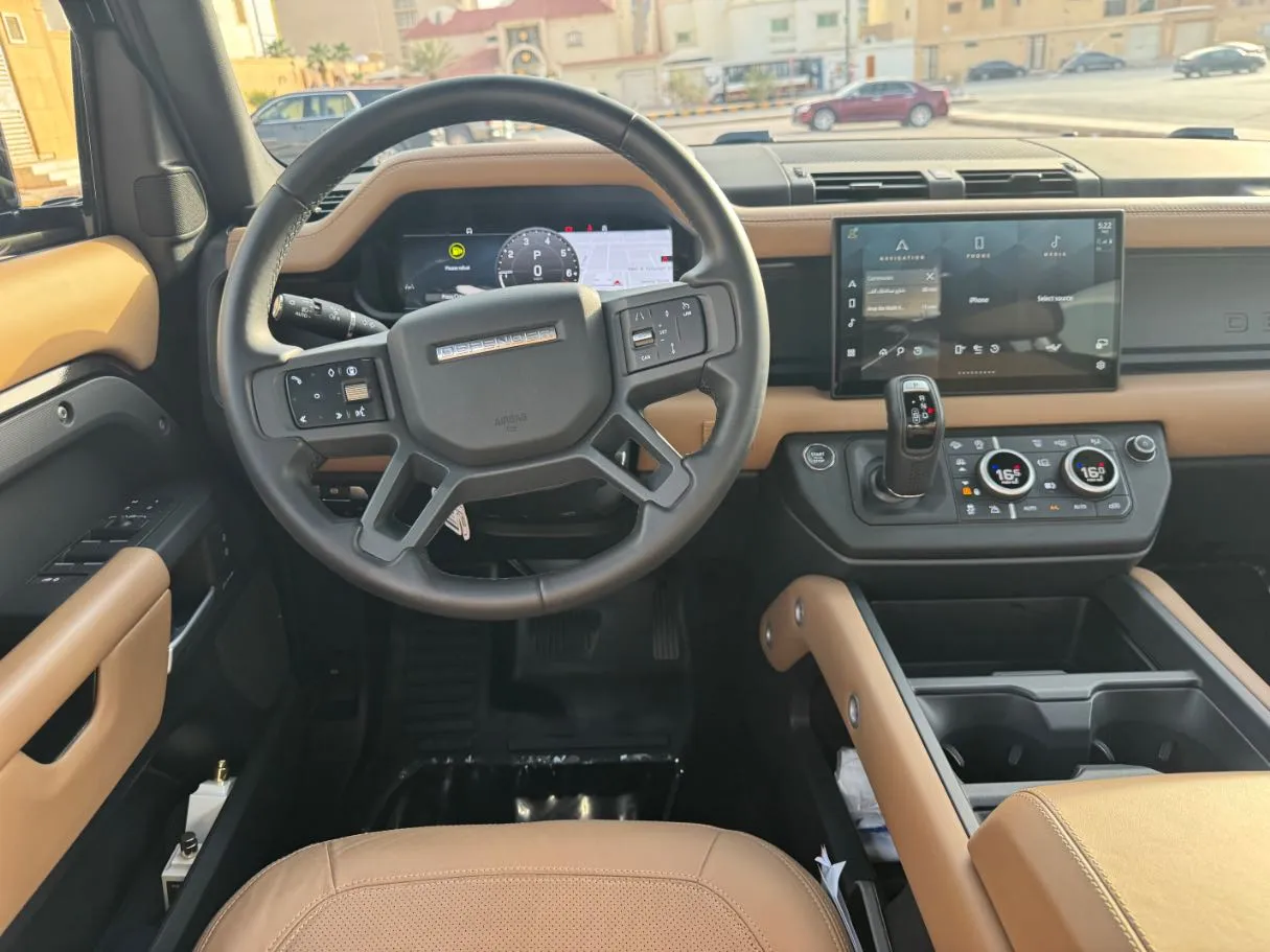 Car image 17