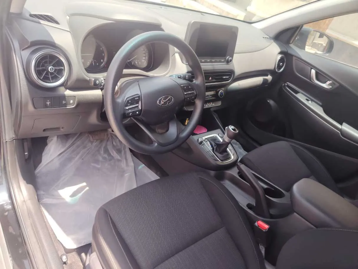 Car image 13