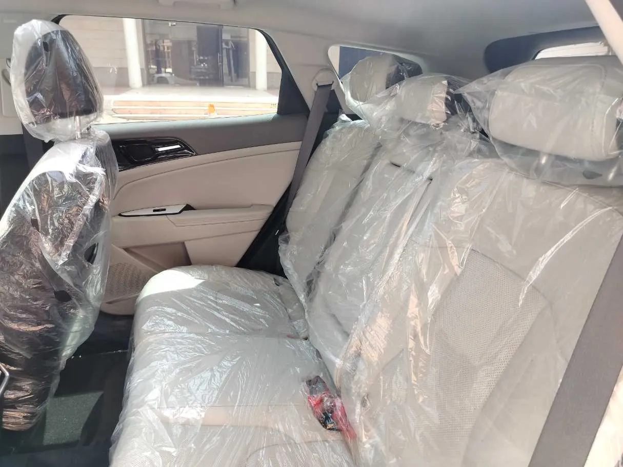 Car image 37