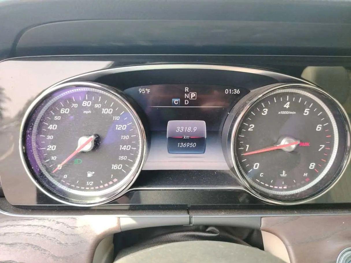 Car image 28